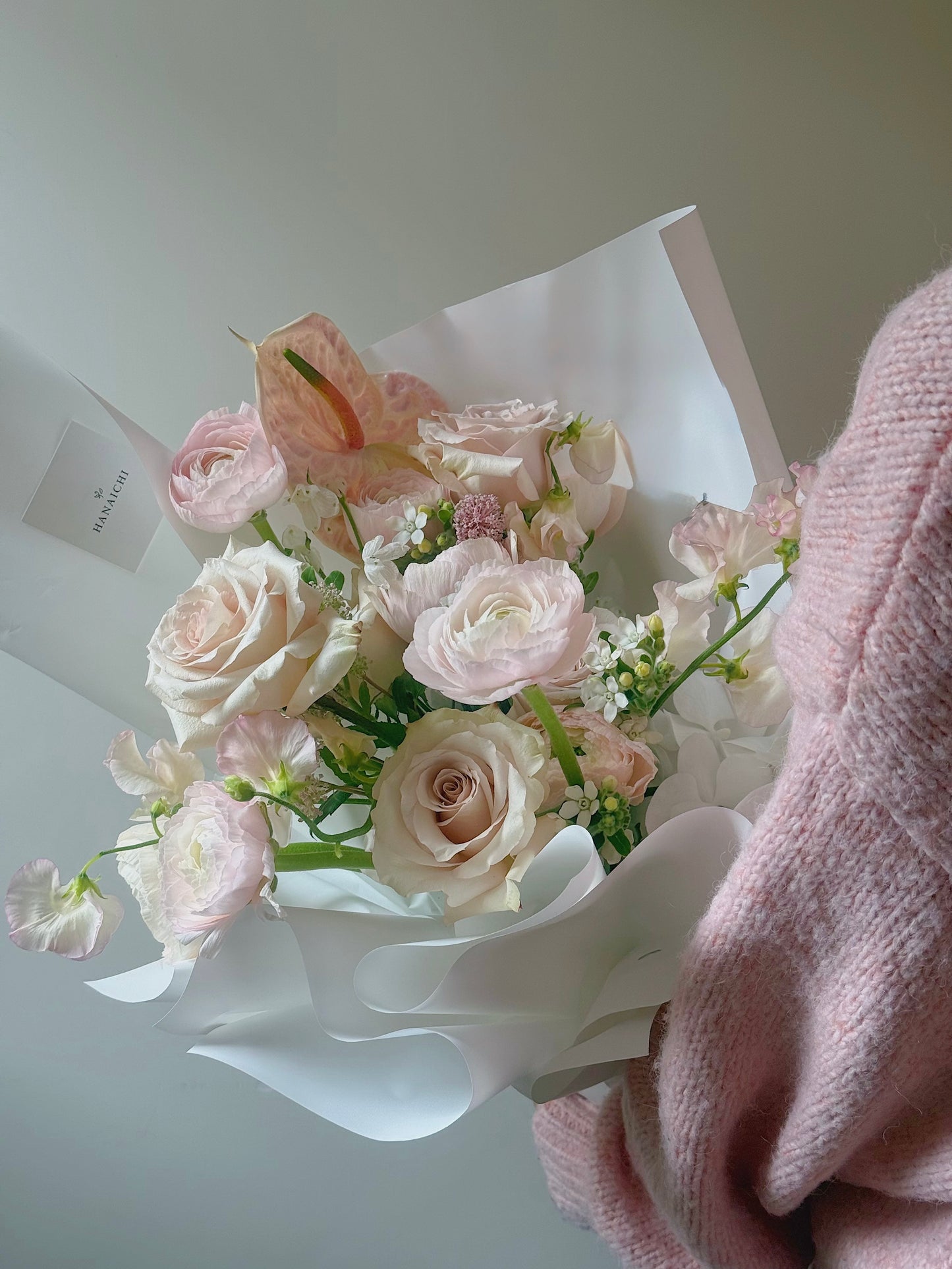 Sweet Heart with Quicksand Rose,Ranunculus & White Orchid Bouquet