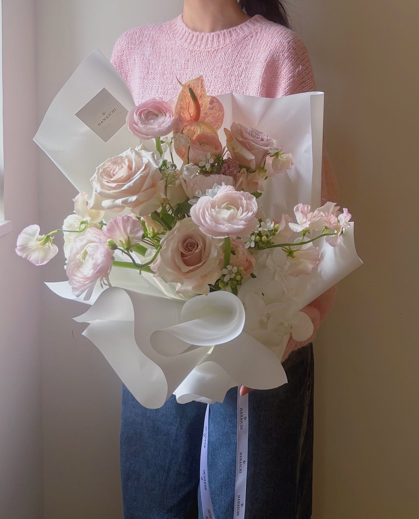 Sweet Heart with Quicksand Rose,Ranunculus & White Orchid Bouquet