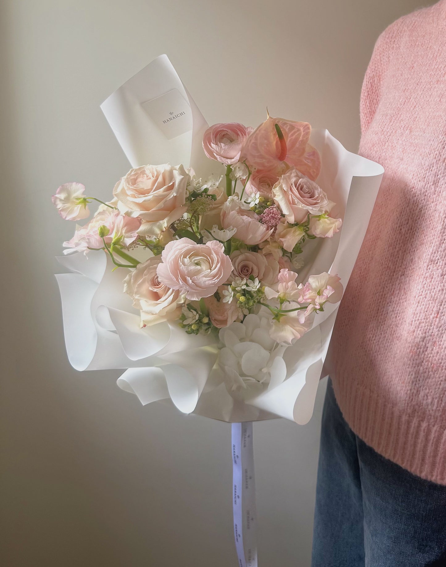 Sweet Heart with Quicksand Rose,Ranunculus & White Orchid Bouquet